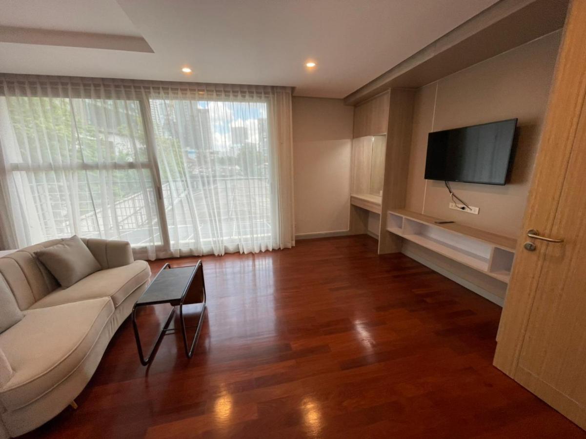 Vivi Avenue Thonglor Apartment Bangkok Exterior photo